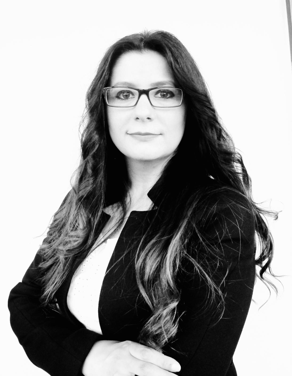 Av. Ayşen Sezer Özertürk